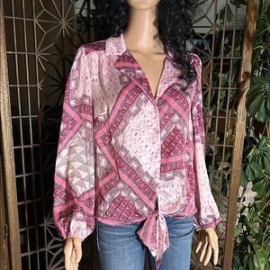 NWOT ECLAIR BOUTIQUE SILKY TOP M